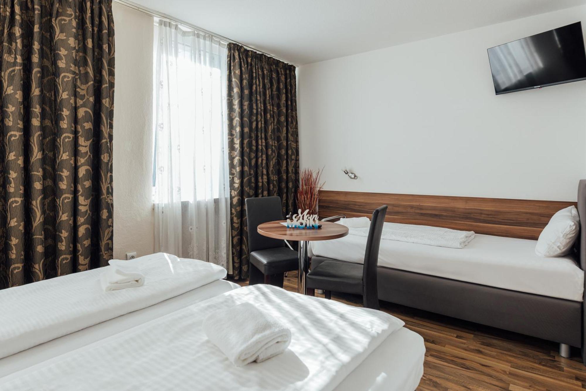 Hotel Hanseat Hamburg Exterior photo